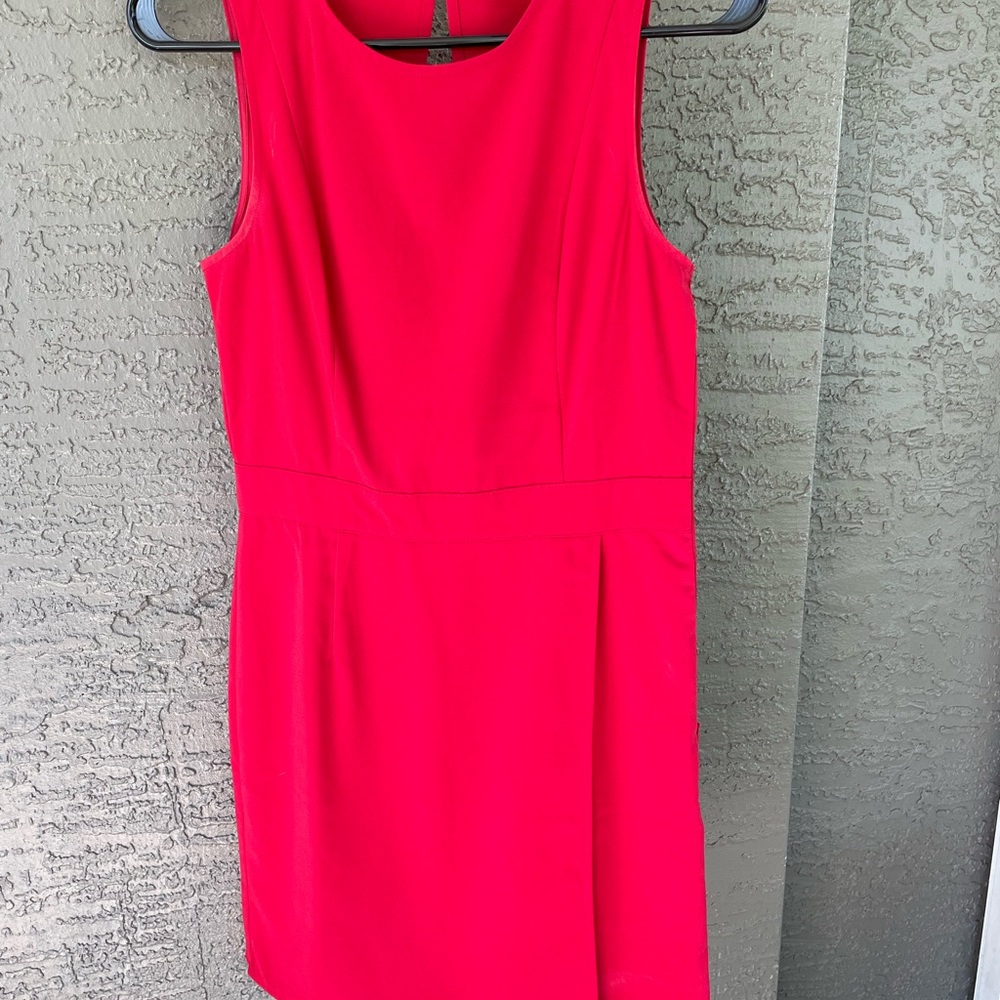 Elegant Red Sleeveless Dress